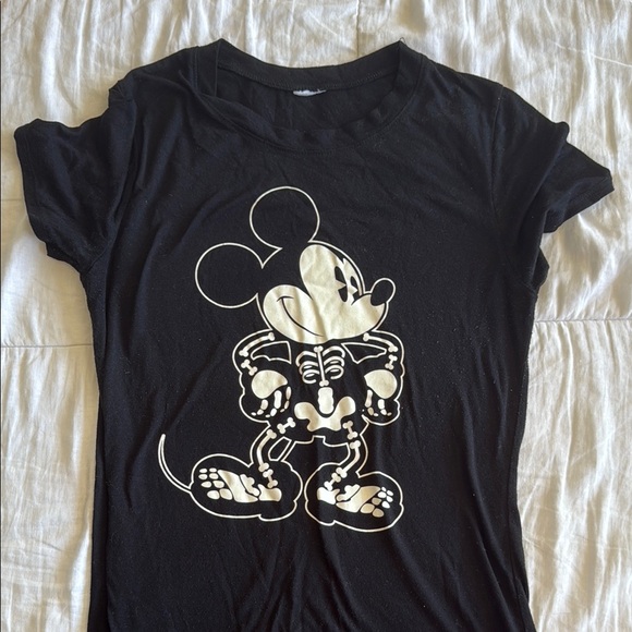 Disney Black Graphic Women’s Skeleton Mickey Mouse Halloween T-Shirt - Picture 1 of 2